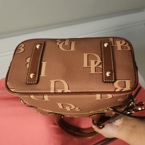 Dooney Bourke - Picture 5 of 7